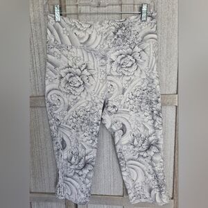 Lululemon Womens Cropped Leggings White/Grey Floral Mesh Twine Design Size 10